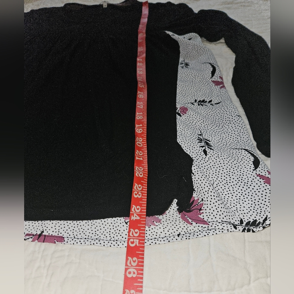 4/$20- Spring/summer top bundle - Picture 5 of 16